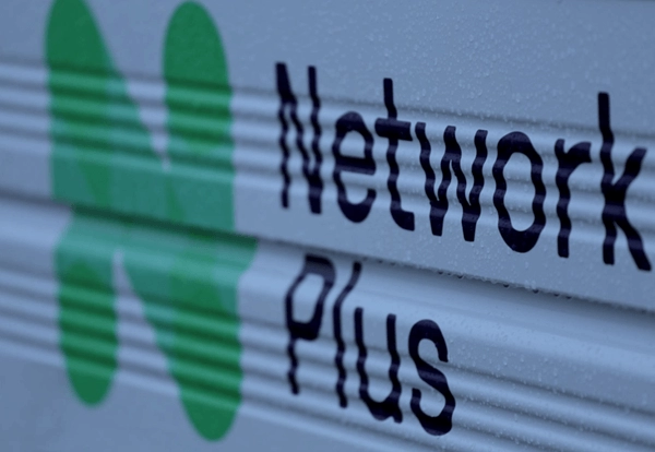 Network Plus kursu daha uzmanlaşmış ağ kurslarına girmek için bir ön koşuldur